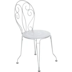 CHAISE