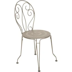 CHAISE