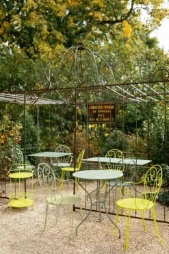 CHAISE