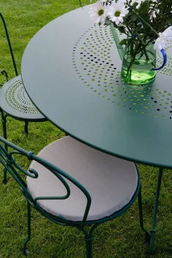 CHAISE