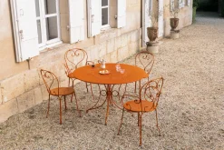 CHAISE