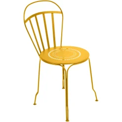 CHAISE