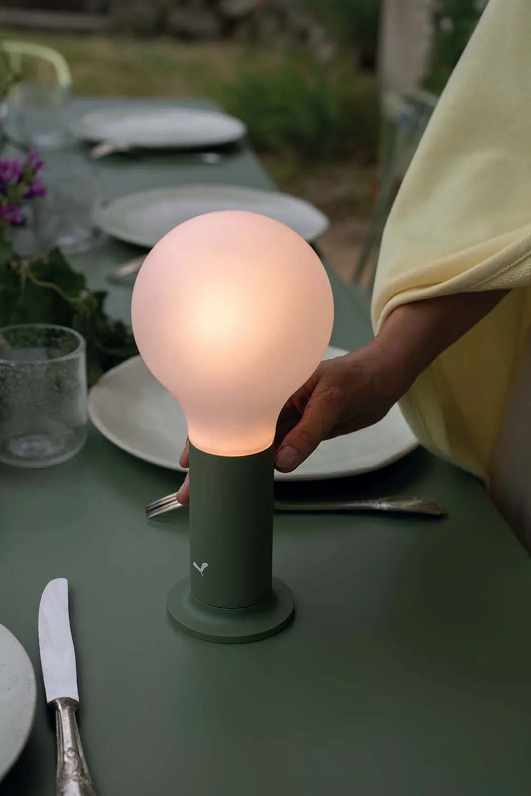 PACK LAMPE H.24 ET SOCLE AIMANTÉ
