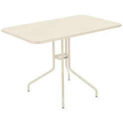 TABLE 110 X 70 CM