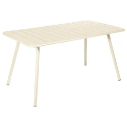 TABLE 143 X 80 CM