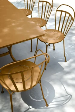TABLE 180 X 100 CM