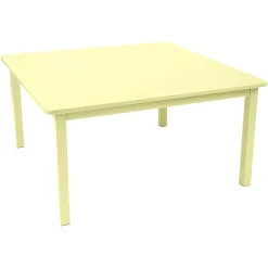 TABLE 143 X 143 CM