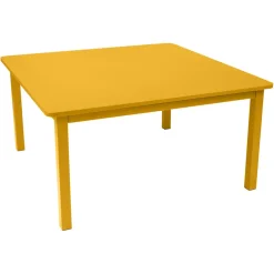 TABLE 143 X 143 CM